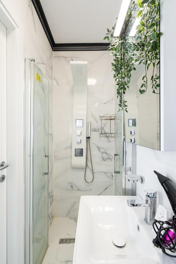 Monza Apartment-Ultracentral Bukurešť Exteriér fotografie